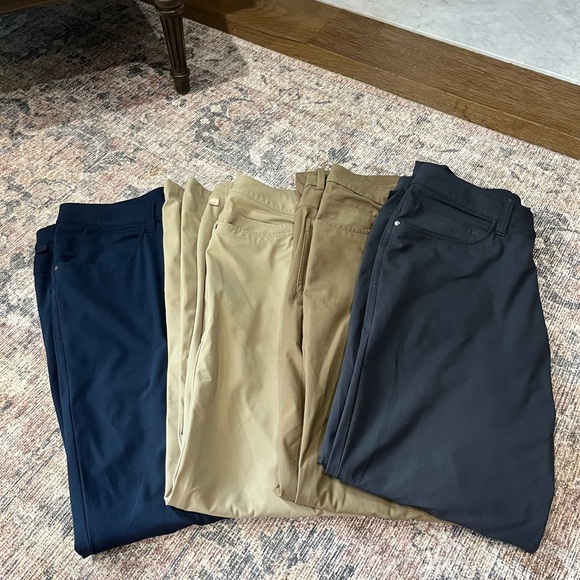 lululemon athletica Men's Chinos in tan & Khaki - Picture 1 of 4